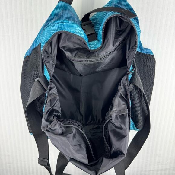 C9 Champion Yoga Duffel Travel Sports Gym Bag Blue Print Black Trim 18” Carryall - Picture 10 of 10